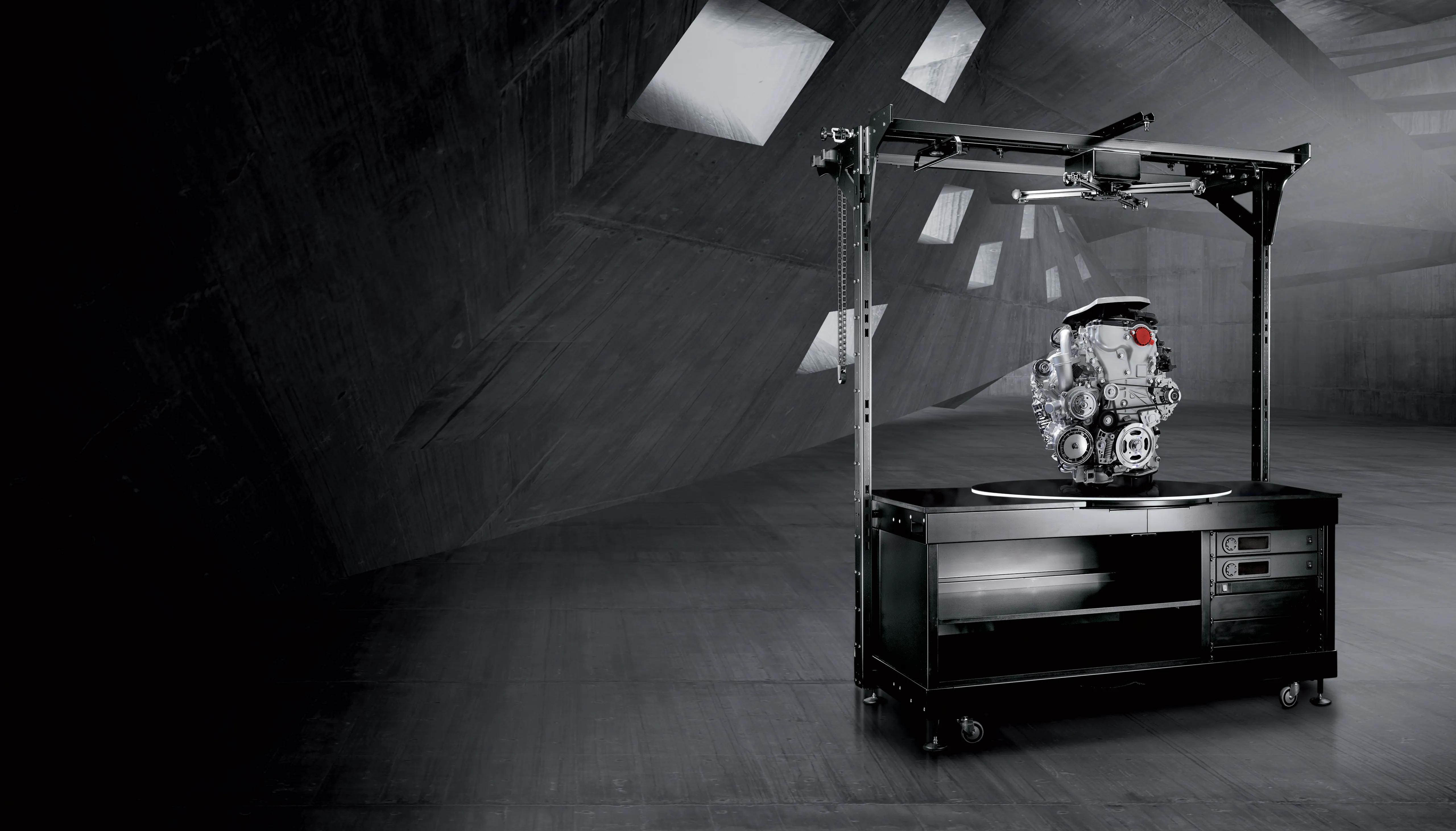 PhotoRobot kraftig robot platespiller mens du skyter tung motor