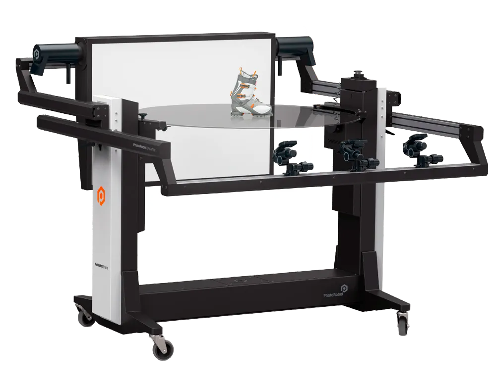 PhotoRobot FRAME با پس زمینه سفید عکس کفش اسکی
