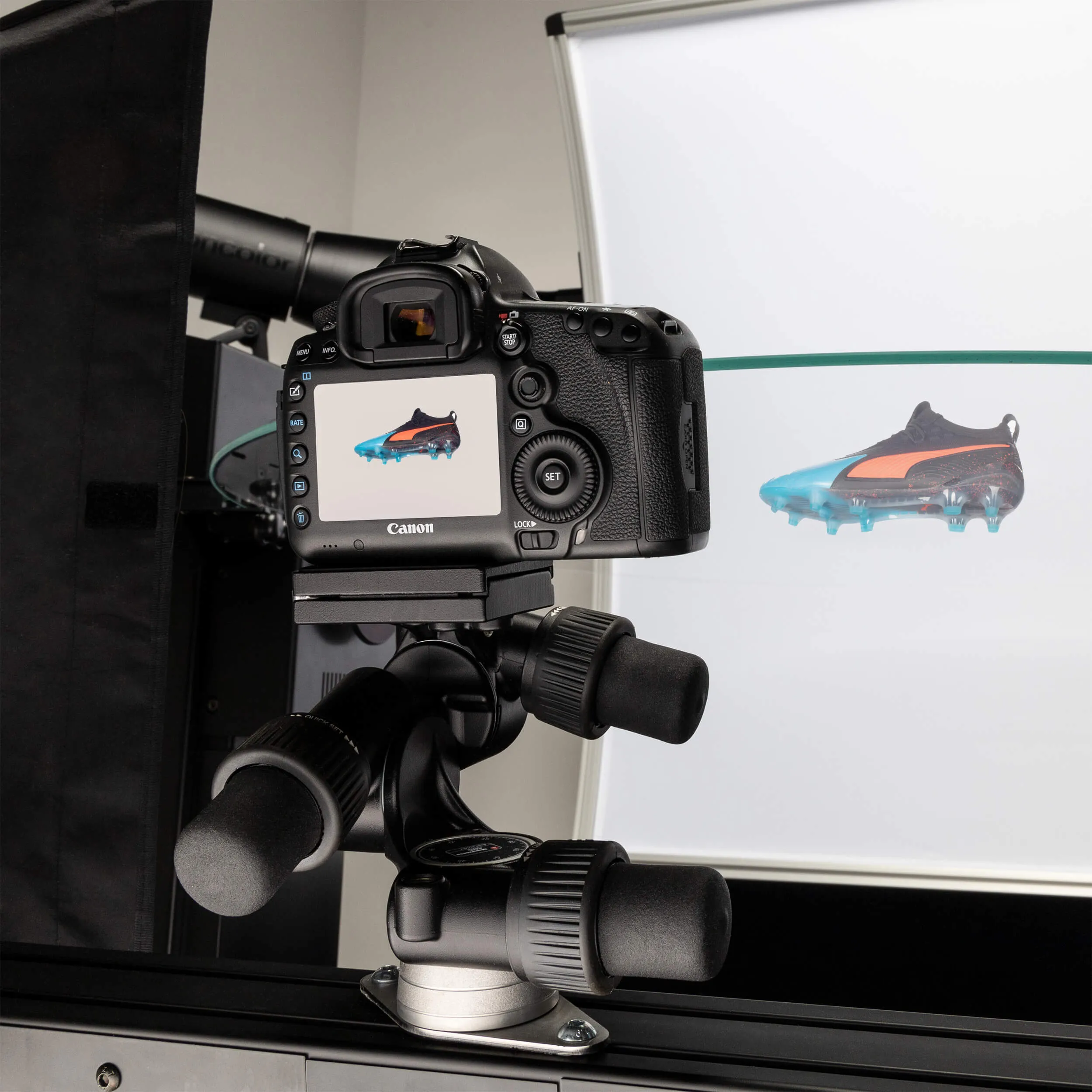 Vang items van onder die glasplaat van die draaitafel vas vir nog vinniger 3D-produkvisualisering vir e-handel en AR / VR.