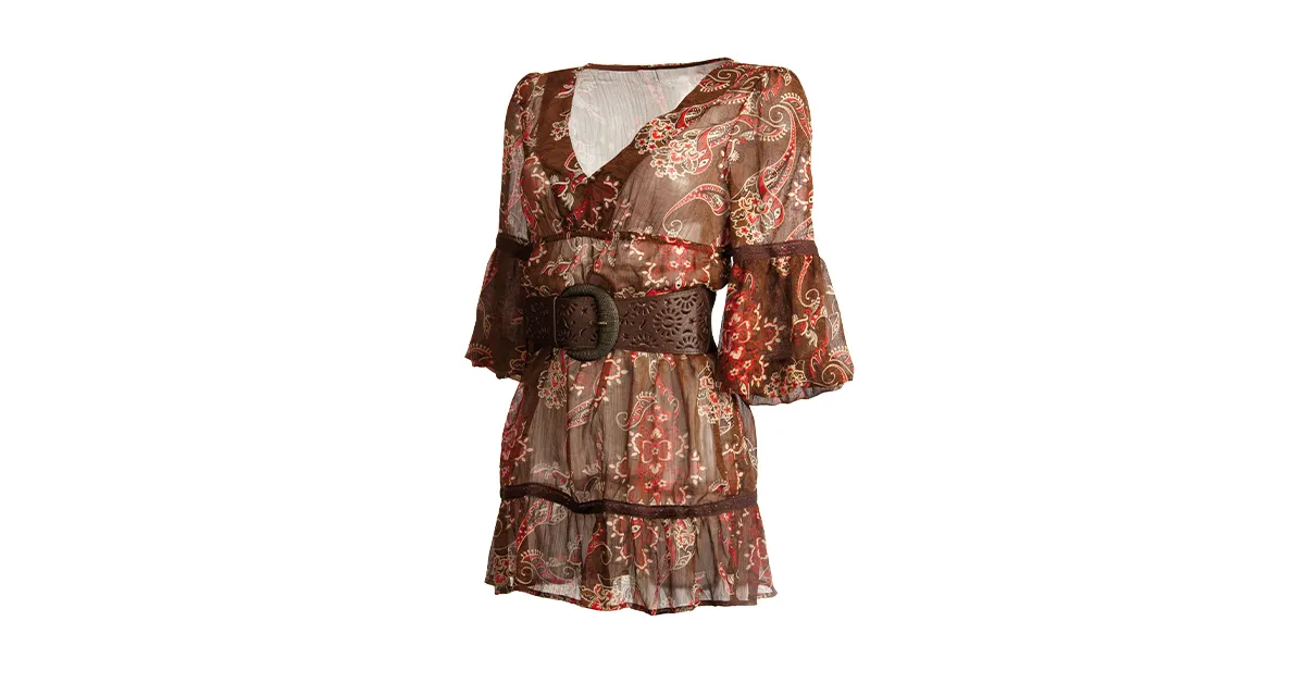 Foto van pure, elegante rok op onsigbare mannequin.