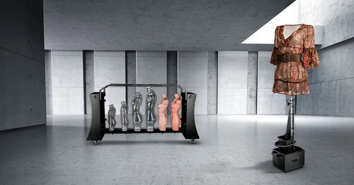 Trek aan op mannequin langs waentjie van verskillende mannequins.