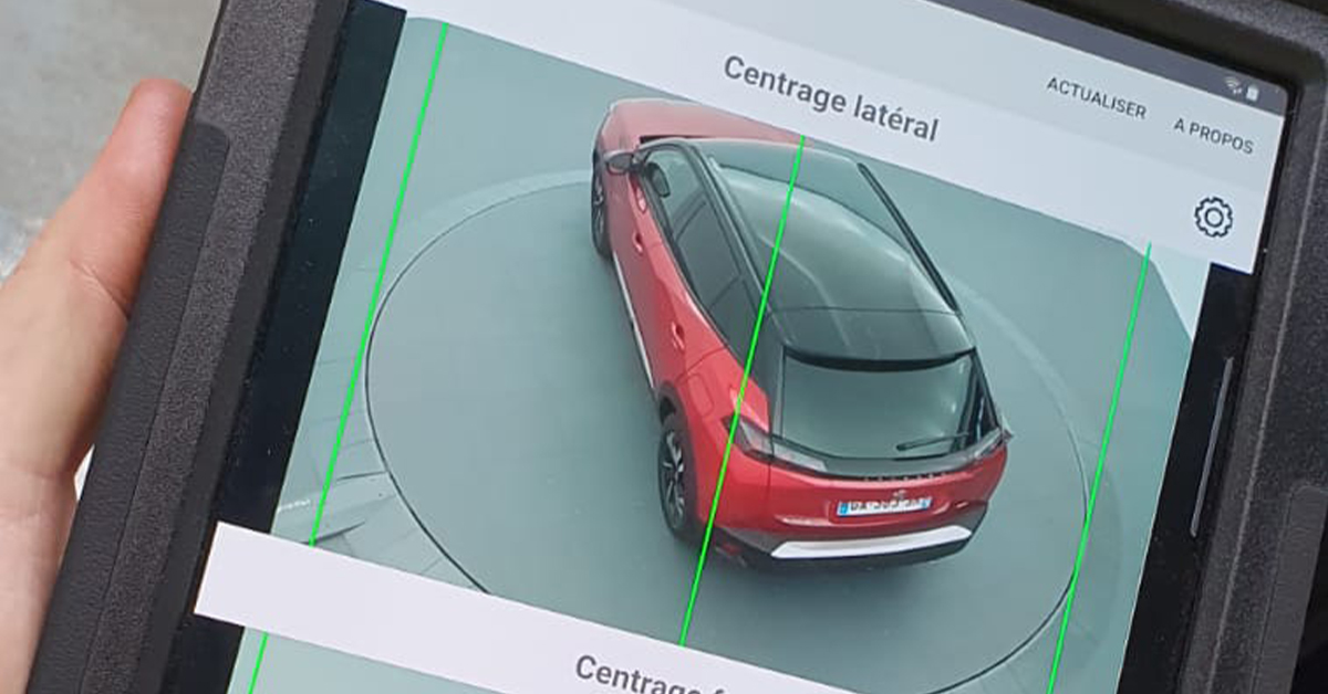 Fotografi användargränssnitt centrerar bil